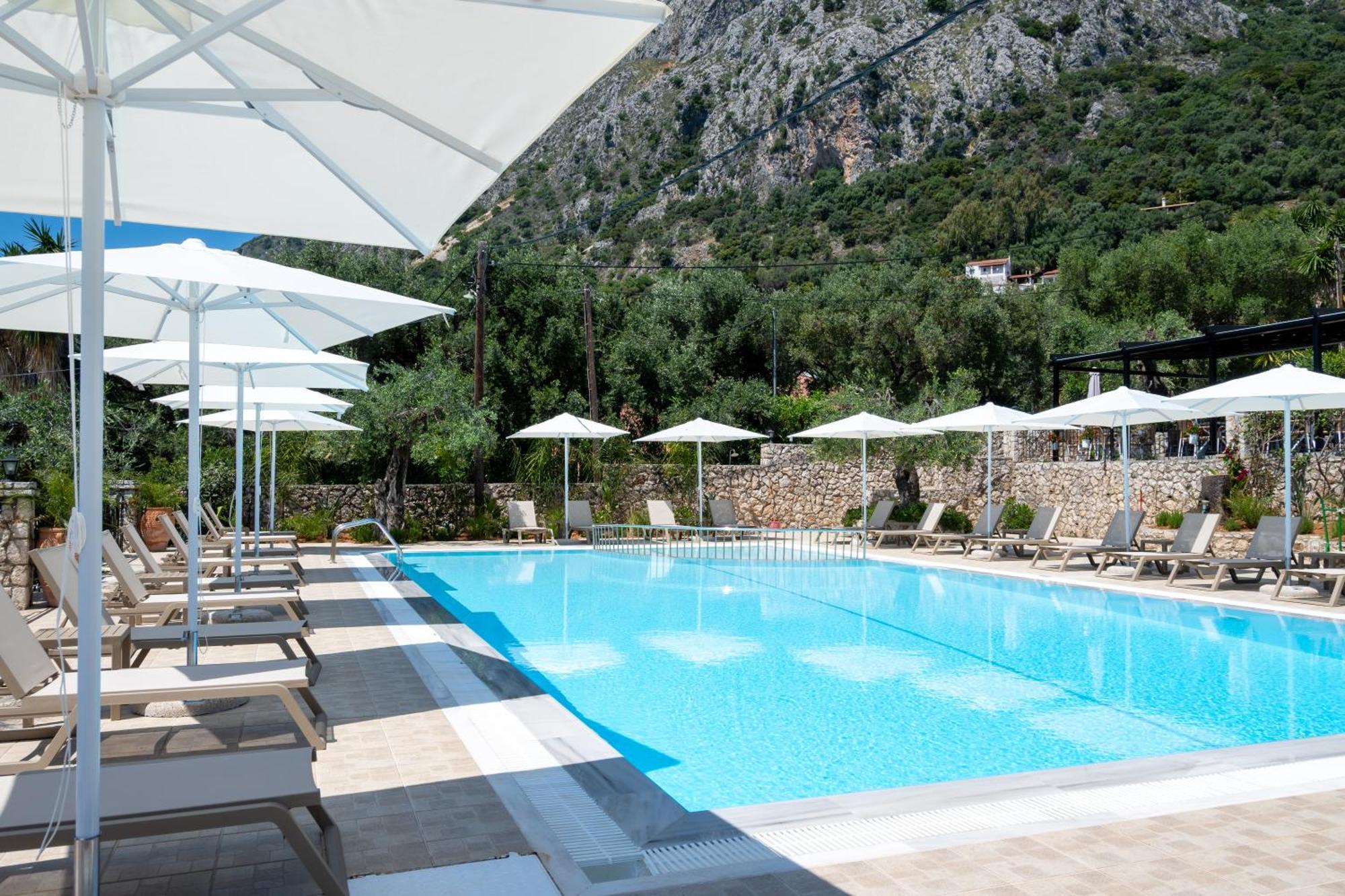 Crystal Blue Hotel, בארבאטי מראה חיצוני תמונה