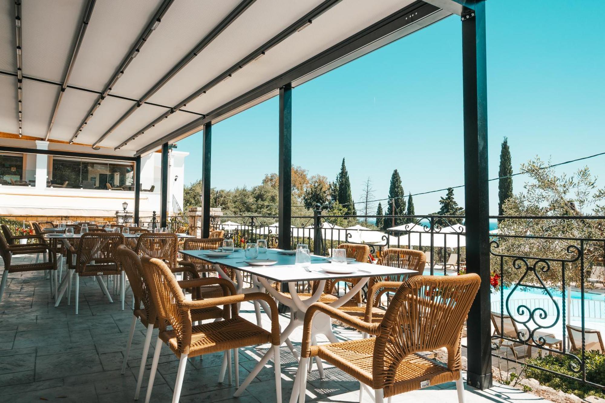 Crystal Blue Hotel, בארבאטי מראה חיצוני תמונה