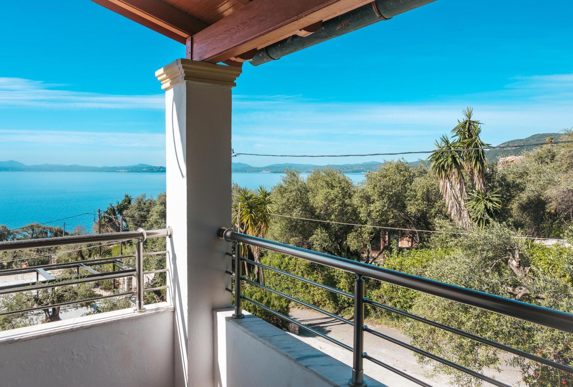 Crystal Blue Hotel, בארבאטי מראה חיצוני תמונה