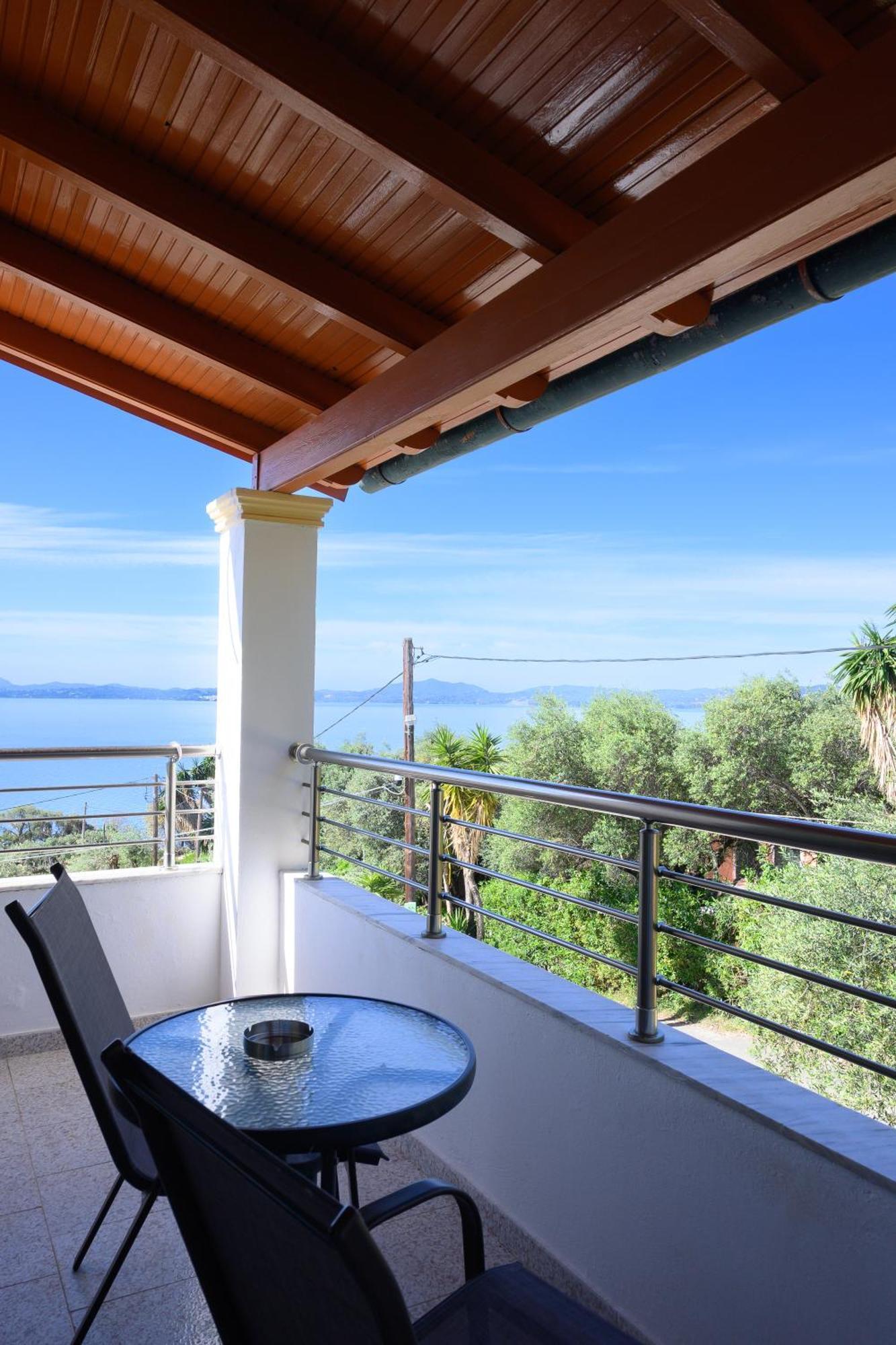 Crystal Blue Hotel, בארבאטי מראה חיצוני תמונה