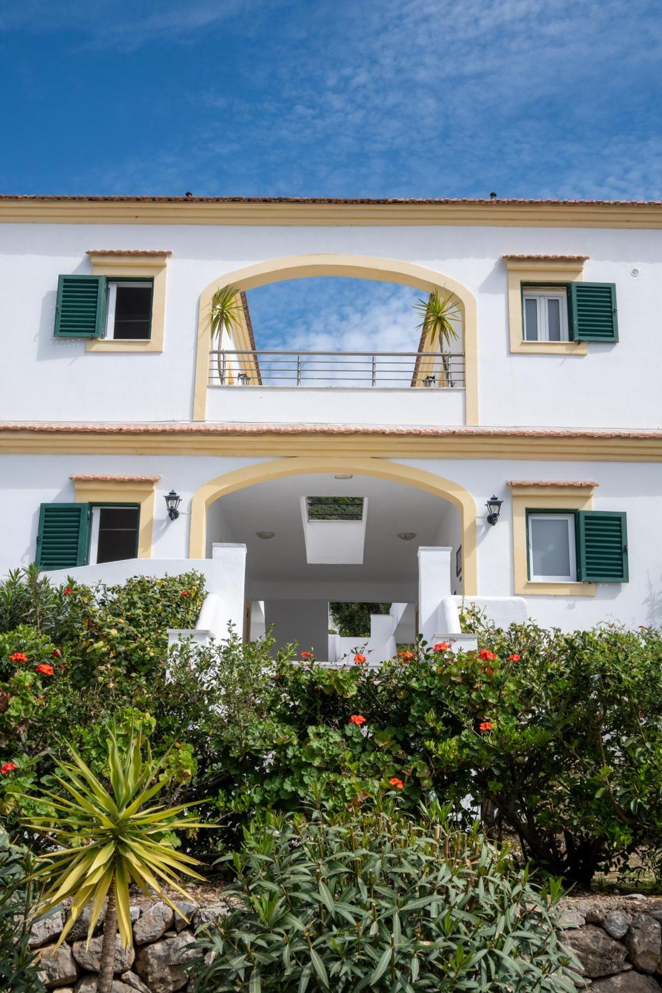 Crystal Blue Hotel, בארבאטי מראה חיצוני תמונה