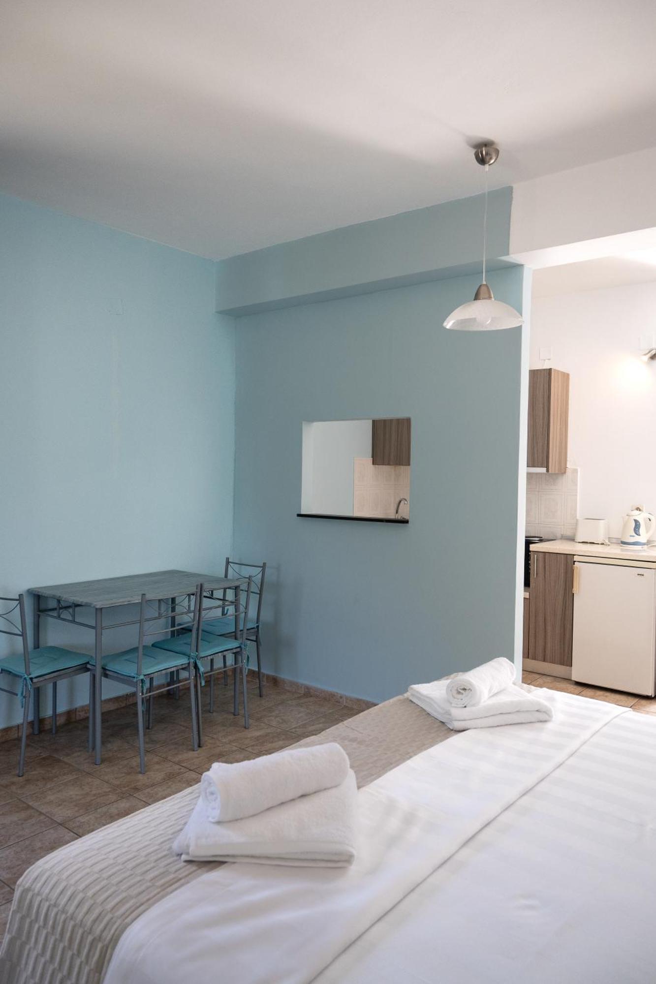 Crystal Blue Hotel, בארבאטי מראה חיצוני תמונה