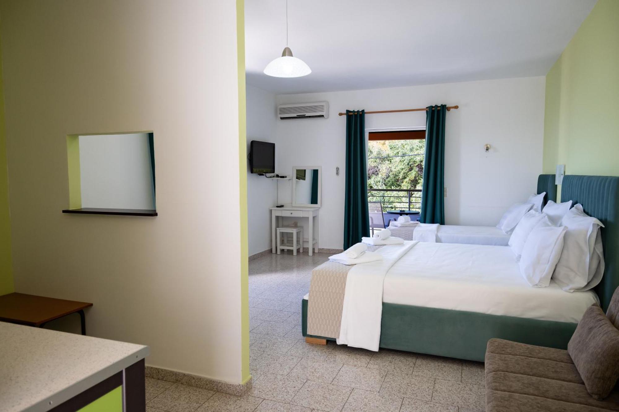 Crystal Blue Hotel, בארבאטי מראה חיצוני תמונה