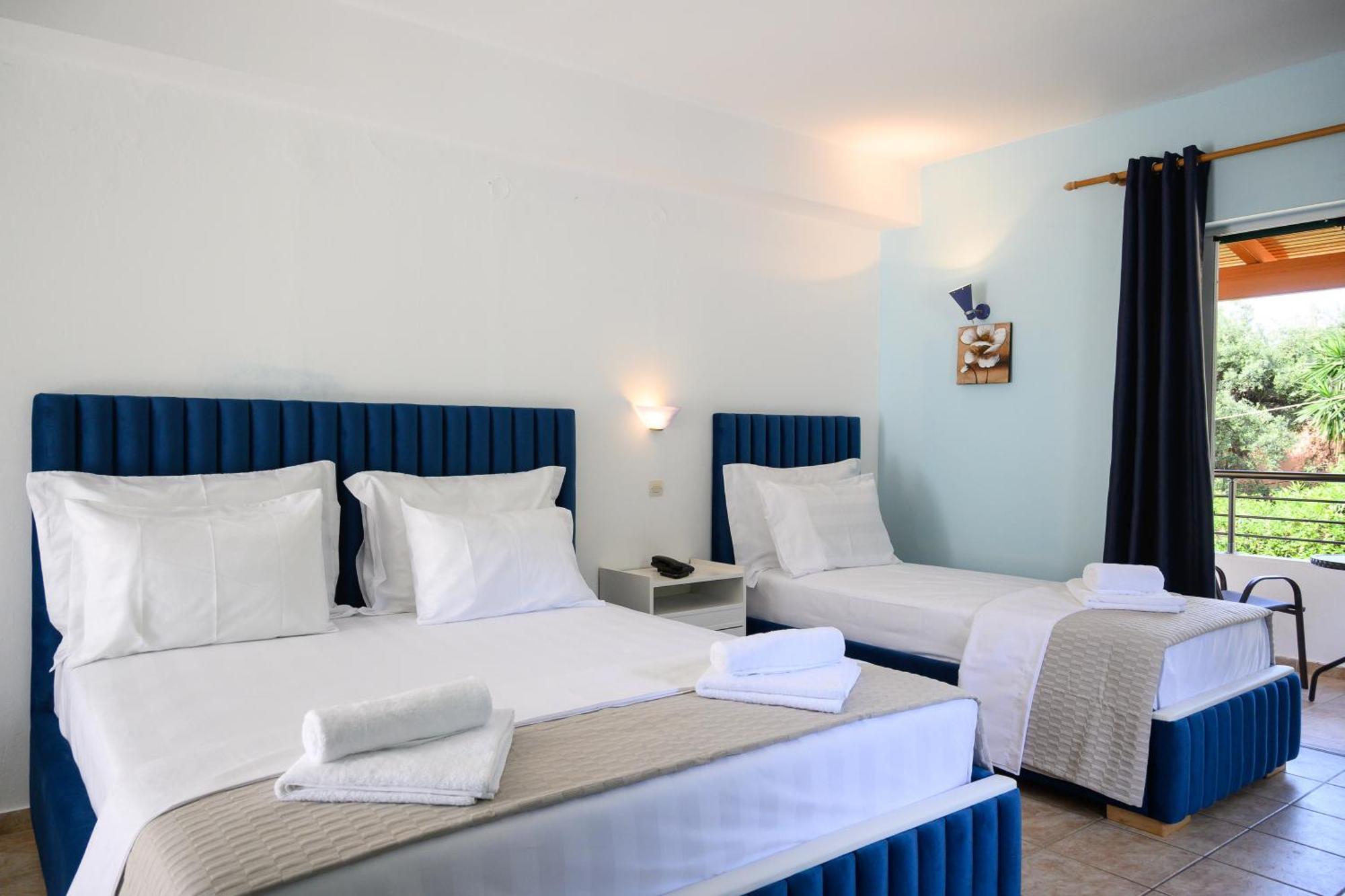 Crystal Blue Hotel, בארבאטי מראה חיצוני תמונה